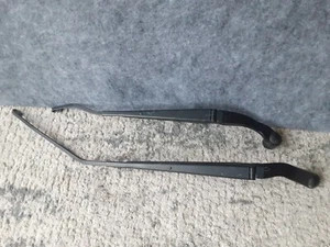 2012-2017 FIAT 500 FRONT WINDSHIELD WIPER ARM RIGHT & LEFT SET OF 2 OEM - Picture 1 of 9