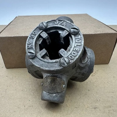 VINTAGE Toledo #30 Pipe Threader. Handle 3 Way. 3/8", 1/2", 3/4" Made In USA - Image 1 of 4