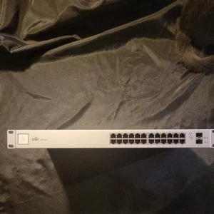 Ubiquiti Networks UniFi USW-24 Gigabit Managed Switch/SFP, 24-Port - Afbeelding 1 van 7