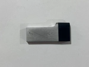Samsung USB 3.0 Flash Drive DUO 32GB MUF-32CB/AM - Picture 1 of 5