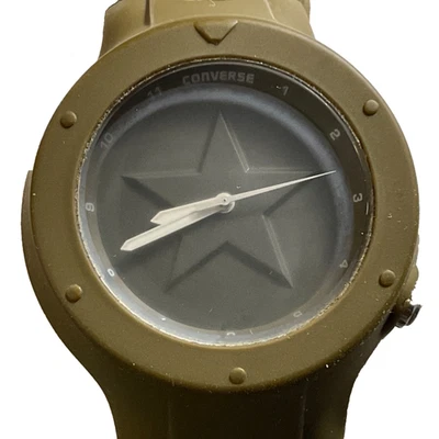 匡威 CONVERSE UNISEX 43 毫米分析手表 VR001 军队绿色表盘和表带 全新电池 — 第 1/4 张图片