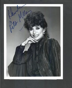 Rita Moreno - Autógrafo firmado 7x9 TV Still - 9 a 5 - Imagen 1 de 2