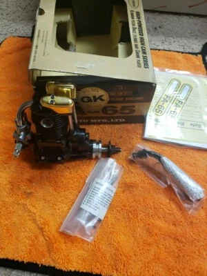 Saito Engine - Saito FA-65 - FA 65 Hemi-Head  four stroke  - NIB - Image 1 of 4