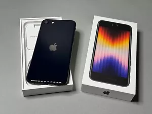 NEW iPhone SE 5G 2022 3rd Gen 64GB Unlocked Black iOS Smartphone - Picture 1 of 1