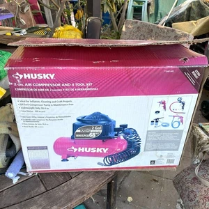 Husky 2 GAL Luftkompressor und 4 Werkzeugset - Bild 1 von 8