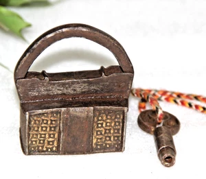 Antique Iron & Brass Fitted Unique STRIP SCREW System Lock, Original Old - Picture 1 of 10