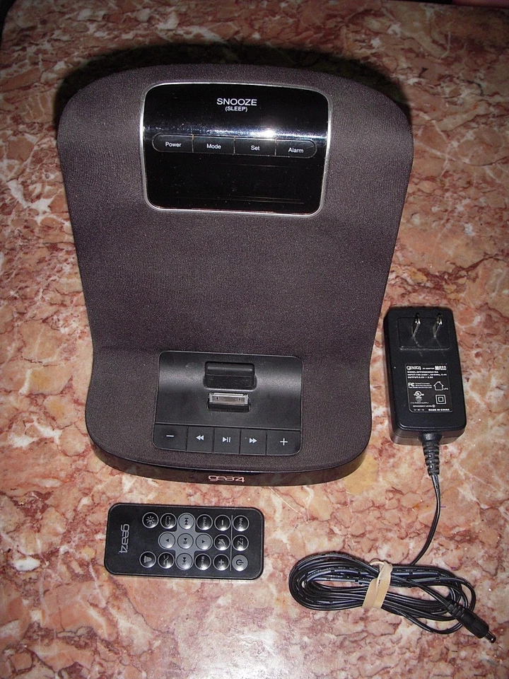 Gear4 AlarmDock Halo 2 Clock Radio Audio Dock Speaker for Iphone Ipod - Image 1 of 4