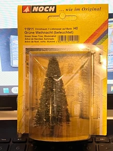 Noch 11911 HO Scale Green Christmas Tree Illuminates - Picture 1 of 1