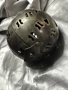 Armadio vintage appeso Potpourri incenso gabbia metallo palla ritaglia cuori e forme - Foto 1 di 11