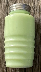 Vintage Jadeite Uranium Glass Jeanette Replacement Salt Or Pepper Shaker 1930’s - Bild 1 von 6