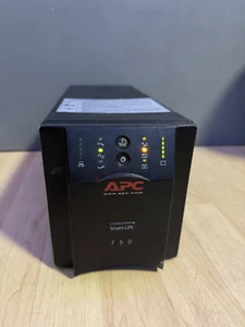 APC Smart-UPS 750 VA USV – läuft einwandfrei | mit Kaltgerätekabel, ohne Zubehör - Photo 1/2