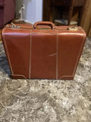 London Luggage Shop-Detroit Leather Large Brief Case. H 18” X W 23” X D 8” - Image 1 of 4