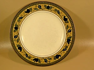 A + VERY NICE 8 3/8" SALAD PLATE of ARABELLA pattern by MIKASA stoneware - Picture 1 of 8