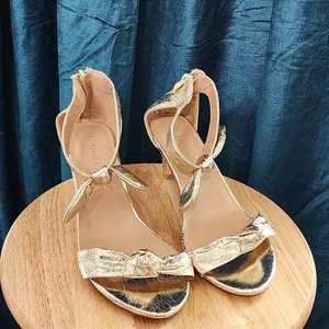Ashley Stewart Tia Gold Sandals 9.5W Bow Vegan Leather Stiletto Ankle Strap - Picture 1 of 7
