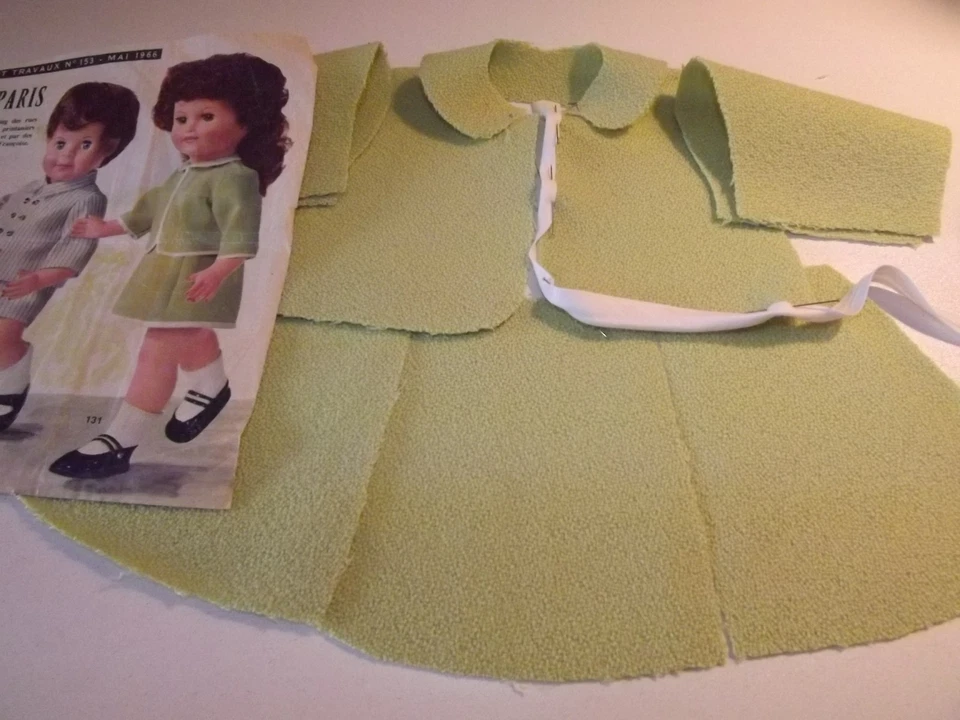 KIT découpé VETEMENT,poupee,ancienne,Françoise MODES ET TRAVAUX Mai  1966 - Photo 1/1