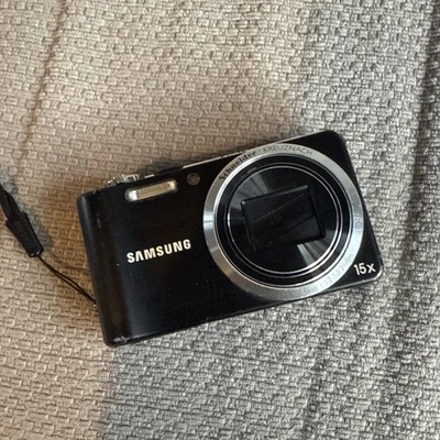 Samsung WB600 12MP Black Compact Digital Camera  15x Optical Zoom - Image 1 of 4