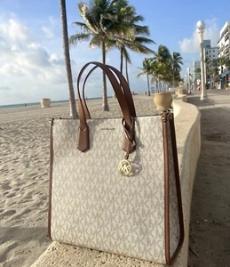 $398 Michael Kors MAPLE LG NS TOTE BAG MK HANDBAG PURSE NEW - Picture 1 of 9