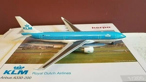 Herpa KLM Royal Dutch Airlines A330-203 1:200 551847 Dam Amsterdam PH-AOA - Picture 1 of 6