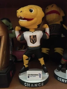 Vegas Golden Knights Chance Bobblehead 19.02.18 1st VGK Inaugural Bobblehead Sga - Bild 1 von 2