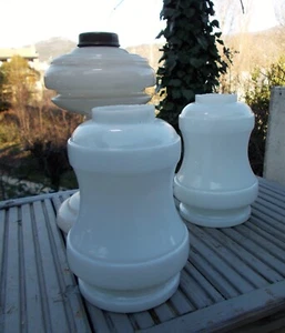 3 pieds réservoirs de lampes à pétrole en opaline - Picture 1 of 7