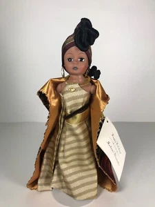 Beautiful 10” Madame Alexander NOMSA Celebrates Kwanza Cissette - Picture 1 of 5