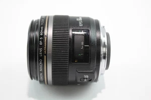Canon EFS 60mm f/2.8 Macro Ultrasonic EF-S Autofocus Camera Lens w/ Cap - Picture 1 of 5