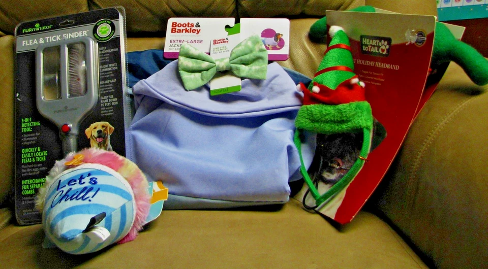 New XL..BLUE/GREEN  PET  JACKET & TIE-DYE BOW,   BRUSH & 2 CHRISTMAS HEADBAND - Image 1 of 4