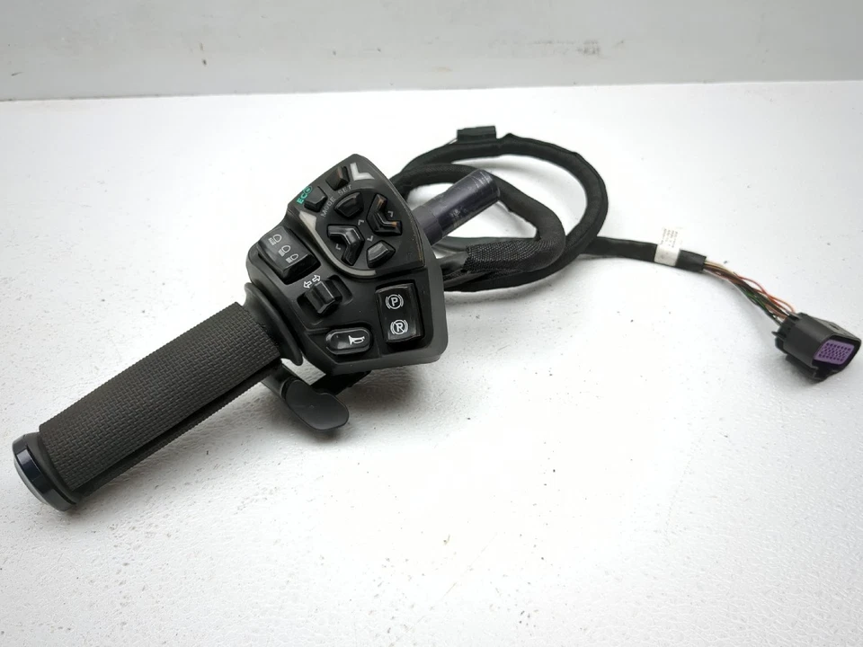 Рукоятка управления левой фарой 16-19 Can Am Spyder F3-T SE6 710004731 - Изображение 1 из 4