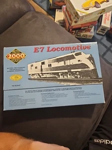 Proto 2000 Series, E7 Locomotive, NO. 21052, Atlantic Coast Line #526 A-unit, HO - Picture 1 of 4