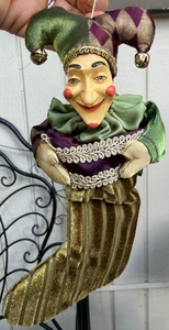 Medias bufón Mark Roberts árbol de Navidad adorno vintage verde dorado borgoña - Imagen 1 de 3