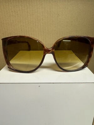 Gafas de sol de colección para mujeres de gran tamaño estilo JLO moda marco grande ventilado tortuga Foto 1 de 4