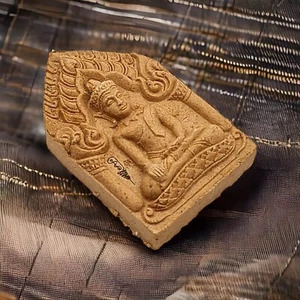 Thai amulet Phra Khun Pean Lp Moon Wat Bannjarn Love Lucky Buddha Charm Pendant - Picture 1 of 7