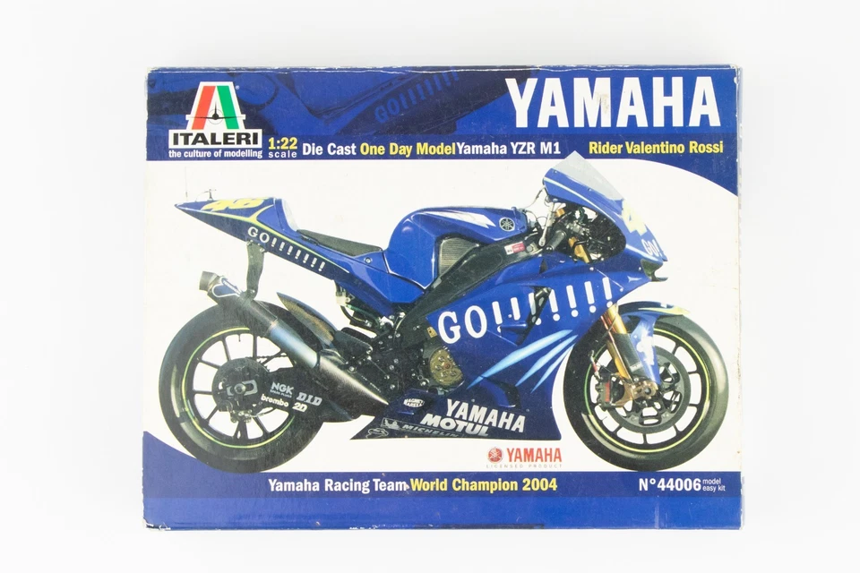 Yamaha YZR M1 Racing World Champion 2004 1:22 N44006 Easy Model Kit - Image 1 of 4