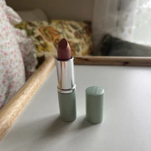 Clinique Different Lippenstift SWEETNESS in Green Tube Discontinued 0,14 oz Fullsize - Bild 1 von 5