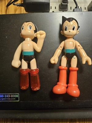 Figura de acción Astroy Boy Tezuka Bandai 2004 lote de 2  Foto 1 de 4