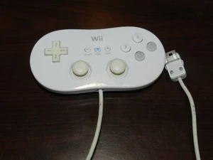 OEM Official Genuine Nintendo Brand Wii & Wii U Classic Controller White RVL-005 - Picture 1 of 2