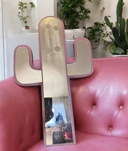 Vintage 90er Kaktus geformt 24,5" T Spiegel Holz rosa gelesen von Jaime Rice - Bild 1 von 10
