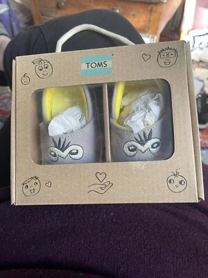 Zapatos Toms Tiny Drizzle Gris Lona Mono Apliques Talla 4 Nuevos en Caja Nunca Usados. Foto 1 de 4