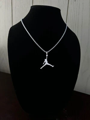 Collar Colgante Jordan Jumpman - MJ - Plateado - Cuerda de 3 mm - Cadena de 22" Foto 1 de 2