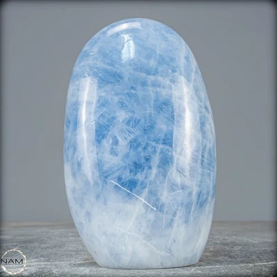 Natürliche Blauer Calcit-Kristall Freiform - 1024,43g - Bild 1 von 4