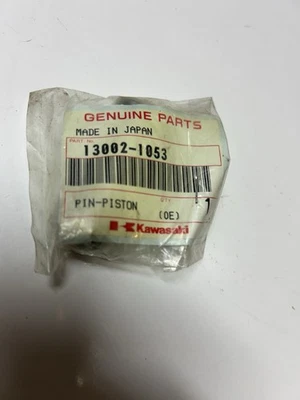 Kawasaki KDX200 1986-03  piston pin 130021053 new genuine unused - image 1 of 2