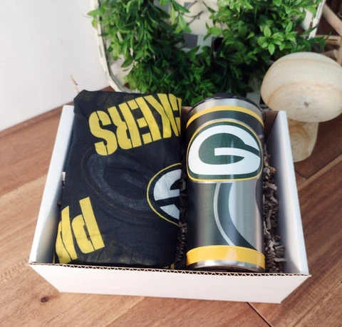 Green Bay Packers Mother's Day Gift Box: Infinity Scarf + 30oz Tervis Tumbler Cover