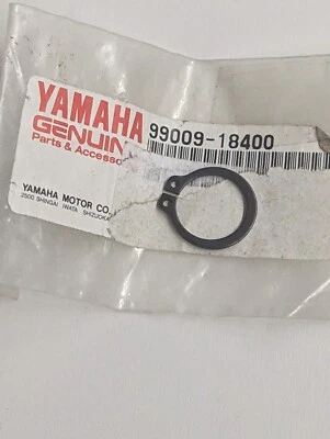 Nuevo de Lote Antiguo Yamaha Circlip YZ80 BW80 PW80 TTR125 YZ60 DT50 XVZ1300 VT480 Vector Foto 1 de 4