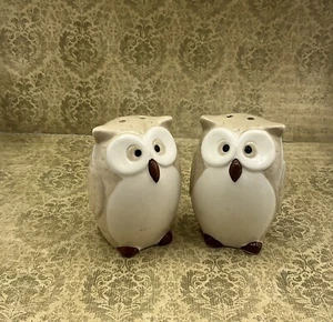 Cute Owl Salt & Pepper Shakers Ceramic 3.5 Inch Tall Vintage Tan & Cream - Picture 1 of 7