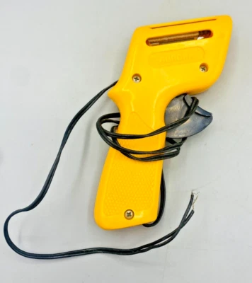 Controlador de velocidad de coche amarillo de motor modelo Aurora vintage Foto 1 de 4