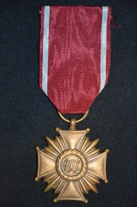 MEDAILLE POLONAISE-CROIX DU MERITE 2° CLASSE. POLOGNE - Picture 1 of 2