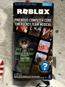 Roblox Deluxe Mystery Pack Series 2 Pinwood Computer Core Emergency Team Medical - Picture 1 of 6