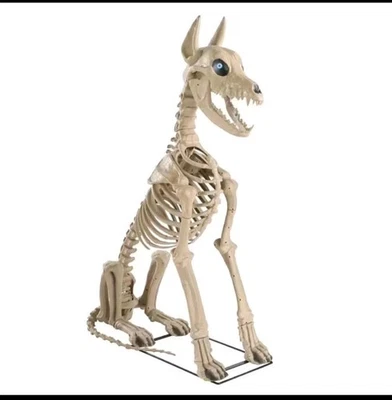 HOME ACCENTS HOLIDAY 5 Ft. Grave & Bones Skelly'S Sitting Dog with Lifeeyes™ LCD Eyes H22