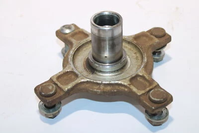 Suzuki Quadrunner 250 LT-4WD 1987 buje trasero derecho 64110-19B11 Foto 1 de 4