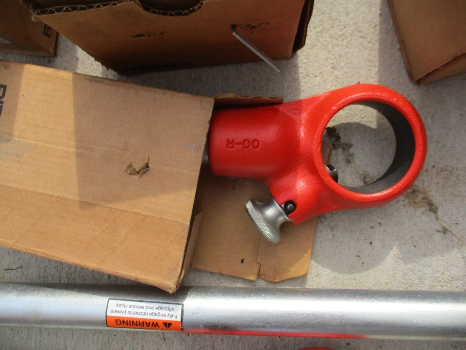 Ridgid 38540 OO-R Manual Pipe Threader Ratchet and Handle Assembly - Image 1 of 1